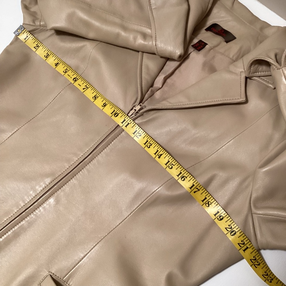 Danier leather jacket, light butterscotch size L - Picture 9 of 10
